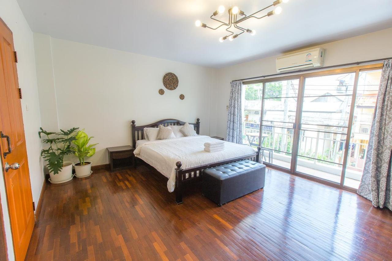 The Little Siri Hotel Chiang Mai Exterior photo
