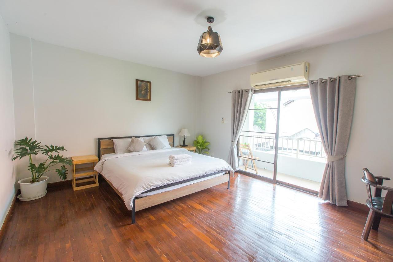 The Little Siri Hotel Chiang Mai Exterior photo