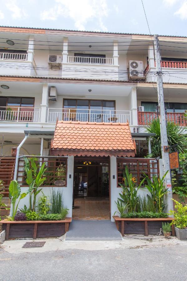 The Little Siri Hotel Chiang Mai Exterior photo