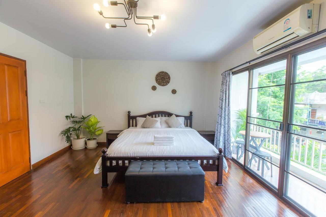 The Little Siri Hotel Chiang Mai Exterior photo