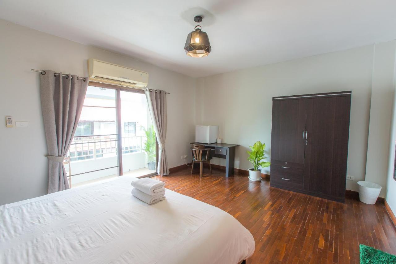 The Little Siri Hotel Chiang Mai Exterior photo
