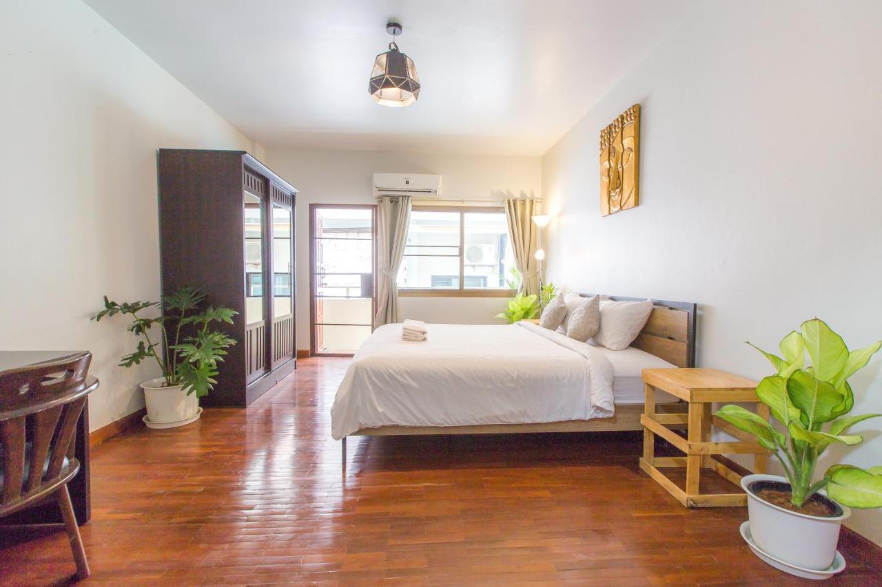 The Little Siri Hotel Chiang Mai Exterior photo