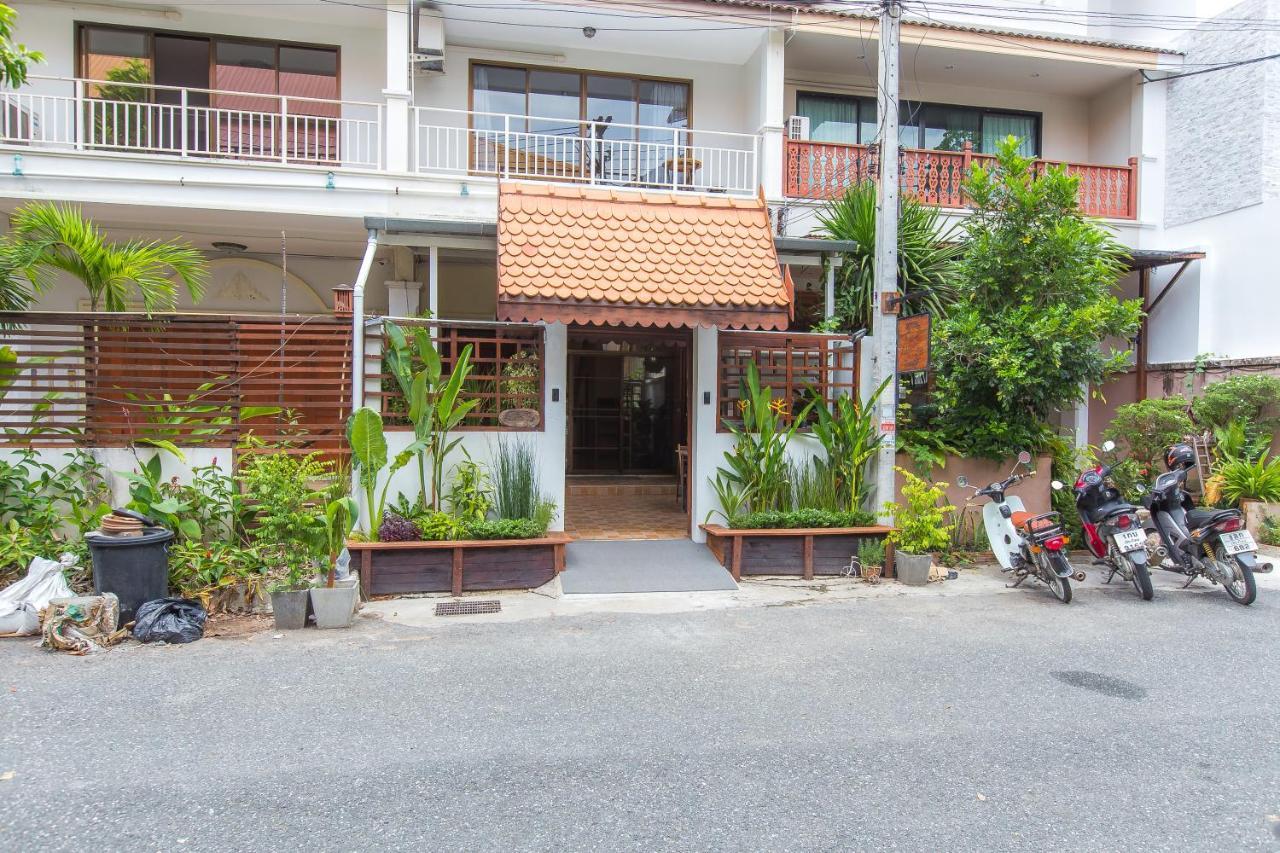 The Little Siri Hotel Chiang Mai Exterior photo