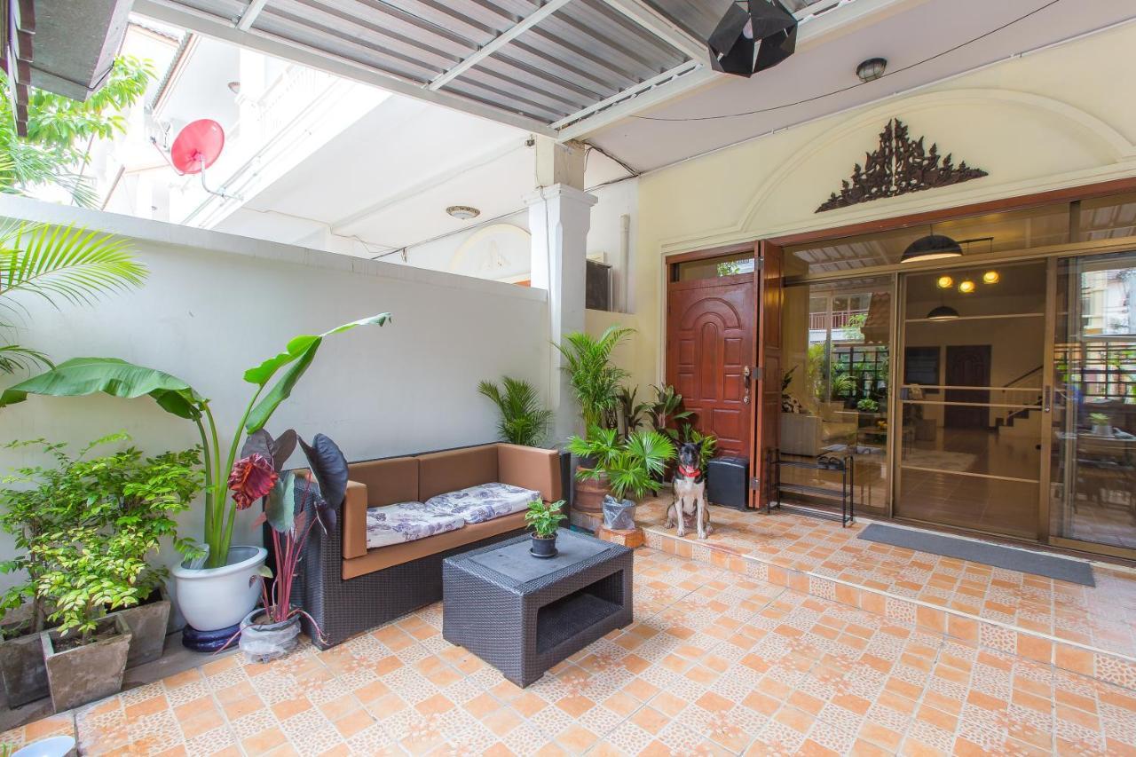 The Little Siri Hotel Chiang Mai Exterior photo