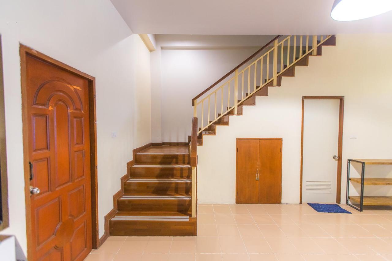 The Little Siri Hotel Chiang Mai Exterior photo