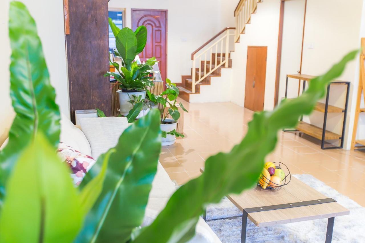 The Little Siri Hotel Chiang Mai Exterior photo