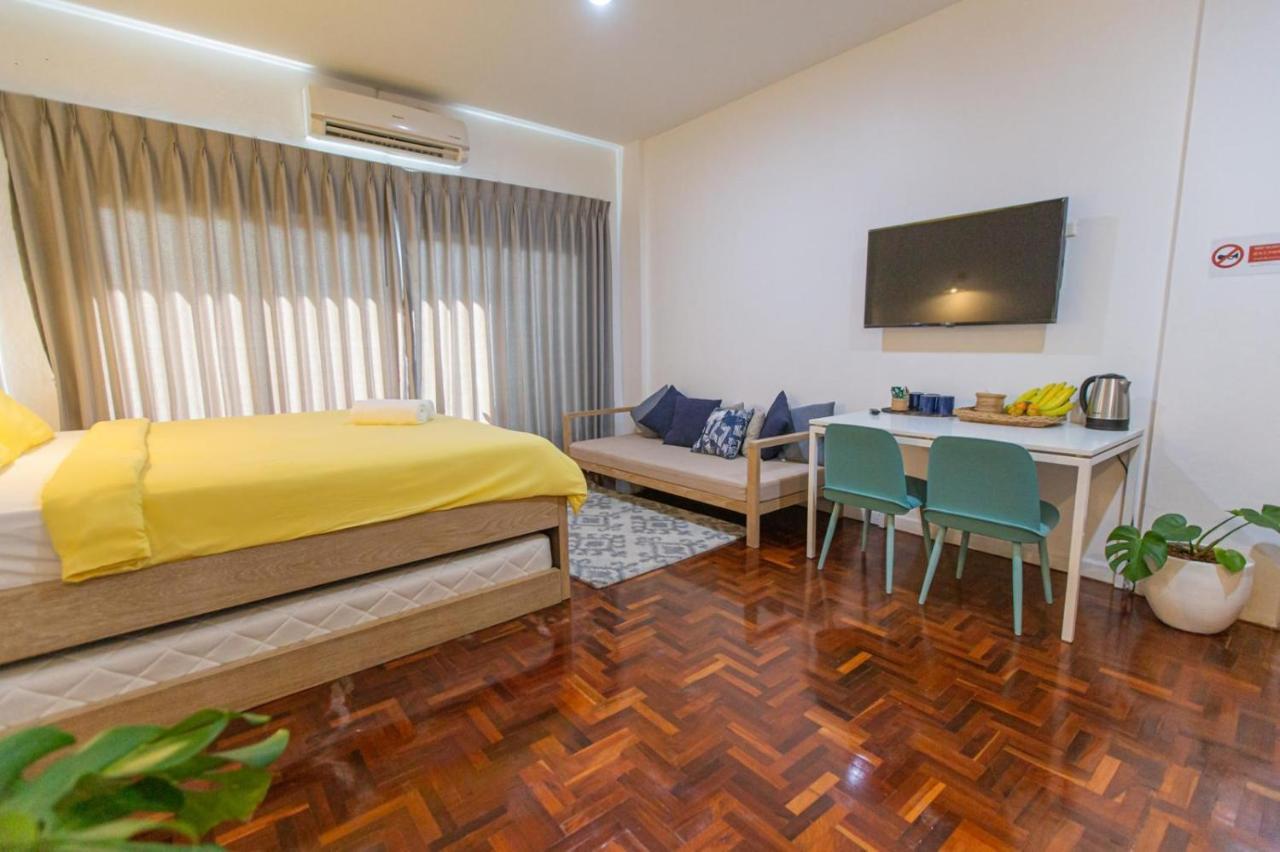 The Little Siri Hotel Chiang Mai Exterior photo